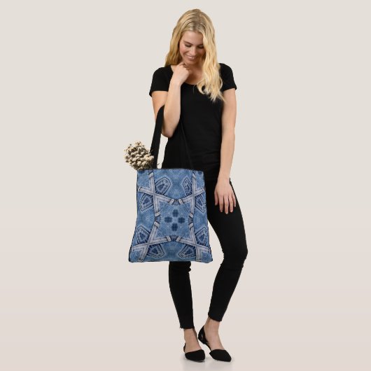 Creëer uw eigen aangepaste Retro Denim X bandpatro Tote Bag (Op model)