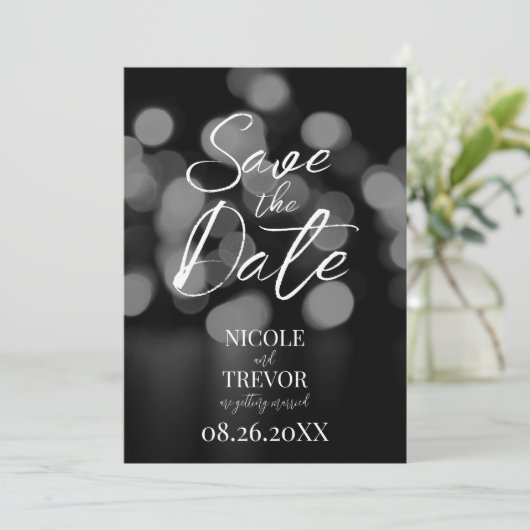 Creëer Uw eigen aangepaste wazige B & W Bokeh Save The Date (Staand voorkant)