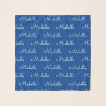 Creëer Uw eigen blauw wit naam gepersonaliseerd Sjaal<br><div class="desc">Creëer Jouw naam Gepersonaliseerde sjaal. Voeg eenvoudig een naam toe aan de sjabloon en maak een sierlijke sjaal voor jezelf of een verjaardagscadeau of kerstcadeau voor familie of vrienden. Kies de grootte in het optiemenu.</div>