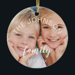 Creëer Uw eigen foto voor kerstfamilie Keramisch Ornament<br><div class="desc">Creëer Uw eigen Ornament voor het sjabloon voor kerstfoto's met eigen afbeelding maakt een perfecte persoonlijke kerstcadeautje. Deze moderne en elegante familiefoto kerstversiering maakt een geweldig cadeau voor een oma,  opa,  moeder of vader.</div>