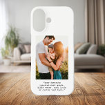 Creëer uw eigen gepersonaliseerde foto en offerte iPhone 16 hoesje<br><div class="desc">Creëer uw eigen aangepaste offerte iPhone case. Beschikt over een van uw foto's en gepersonaliseerde tekst in een minimalistische typografie met schrijfmachine.</div>