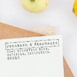 Creëer Uw eigen Retrotypemacherretouradres voor de Zelfinktende Stempel<br><div class="desc">Creëer Uw Eigen Van de Retro van de Terugkeer van de Schrijfmachine van het Adres rubberzegel met deze sjabloon door Invintage. Geïnspireerd door het uiterlijk van typemachines is de typografie van dit ontwerp uniek! Voeg u en de namen van uw partner en uw adres in deze sjabloon toe en kijk...</div>