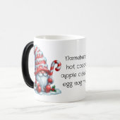 Creëer Uw eigen Sweet Peppermint Christmas Gnome Magische Mok (Voorkant links)