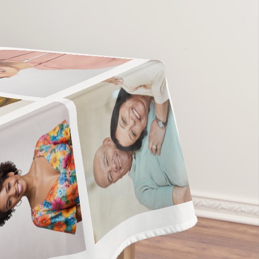 Creëer Your Ewn 48 Photo Collage Tafelkleed (Voorbeeld)