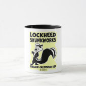 Creekrat Cartoons Skunkworks Mok (Midden)