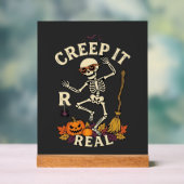 Creep It Real Dansend Skelet Pompoen Bezem_1 Acryl Bord (Neutraal)