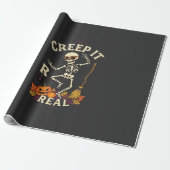 Creep It Real Dansend Skelet Pompoen Bezem_1 Cadeaupapier (Uitgerold)