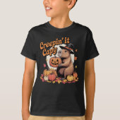 Creepin’ It Capy Halloween Capybara in het Pet van T-shirt (Voorkant)