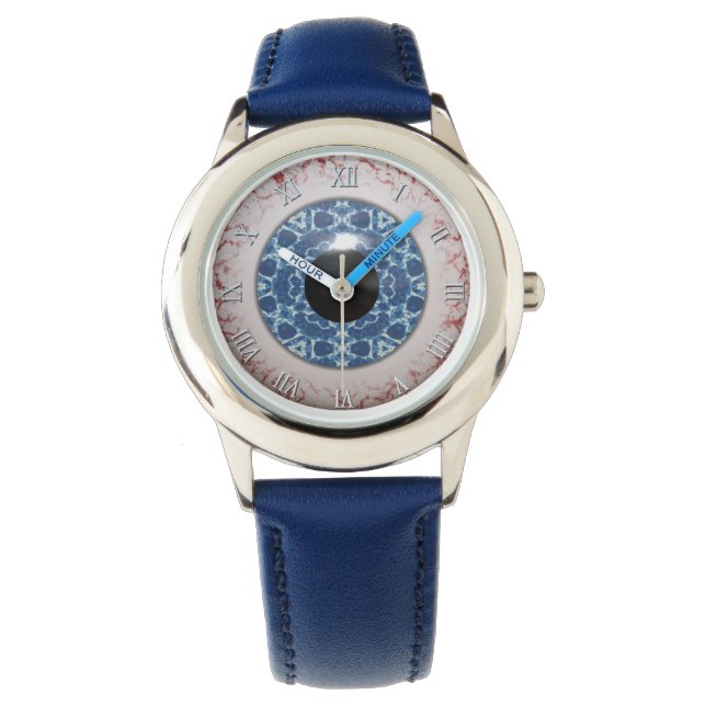 Creepy Blue Eyeball Halloween Fun Horloge (Voorkant)