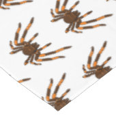 Creepy brown en oranje tarantula spider cartoon tafelkleed (Gekanteld)