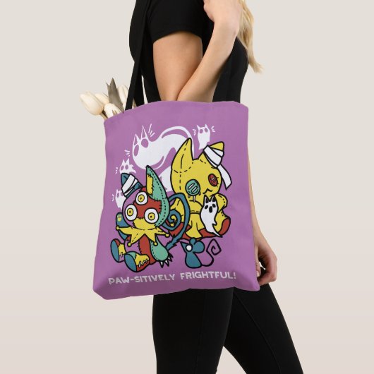 Creepy Cats Halloween Art: Paw-sitively angstaanja Tote Bag (Dichtbij)