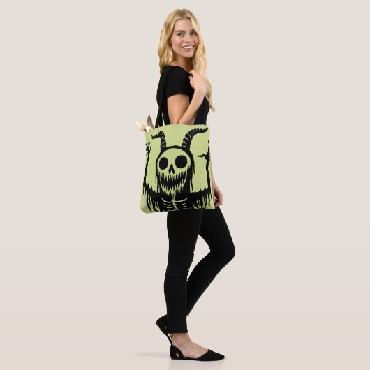 Creepy Demon Skull Tote Bag (Op model)