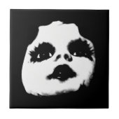 Creepy Doll Face Tegeltje (Voorkant)