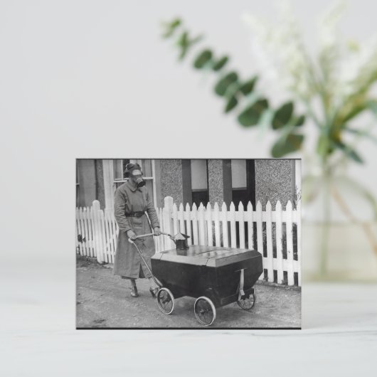 Creepy Gasmask-oorlogsfoto Briefkaart (Staand voorkant)