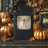 Creepy Ghost achtervolgt Halloween-Sticker Vierkante Sticker