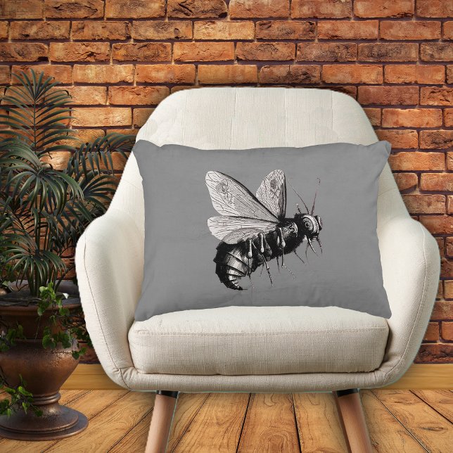 Creepy Gothic Bee Skull Wings Insect Decoratief Kussen (Creepy Gothic look bee in black and white with skull wings on grey decorative pillow.)