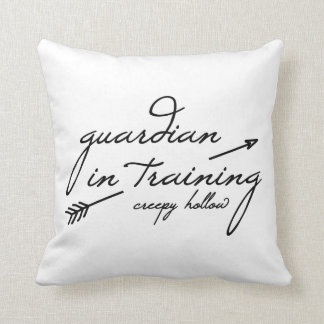Creepy Hollow, pillow, "voogd in opleiding" Kussen