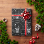 Creepy Skulls op Black Christmas Cadeaupapier<br><div class="desc">Een reeks enge schedels en andere afbeeldingen op effen gekleurde achtergronden voor degenen die hun geschenken in griezelig papier willen wikkelen</div>