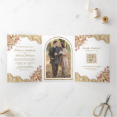 Crème Bloemen Goud Kant QR Code Foto Bruiloft Drieluik Uitnodiging (Binnen)