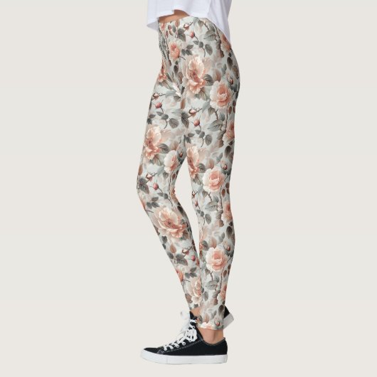 Crème bloemen met grijze bladeren op een lichtgrij leggings (Links)
