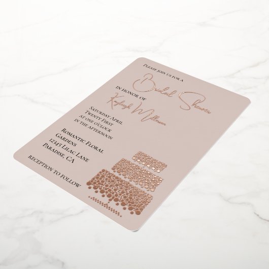 Crème Blush Glam Diamonds Cake Vrijgezellenfeest Folie Uitnodiging (Gedraaid)