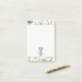 Crème Bruine Blauwe Bloemen Monogram Eerste Letter Post-it® Notes (Op bureau)