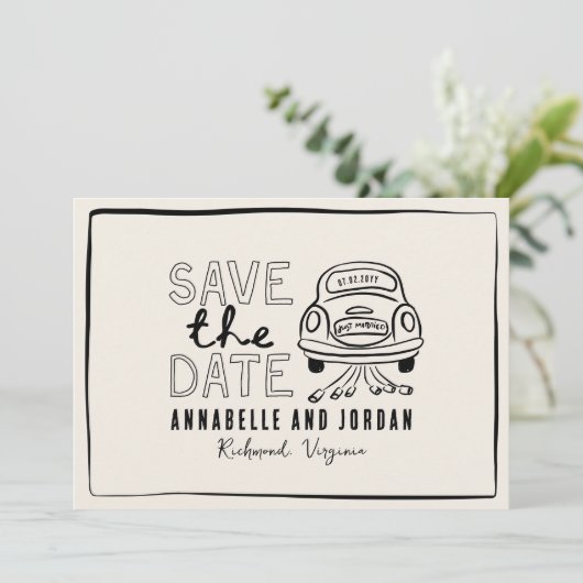 Crème en zwarte grillige hand getrokken auto save the date (Staand voorkant)