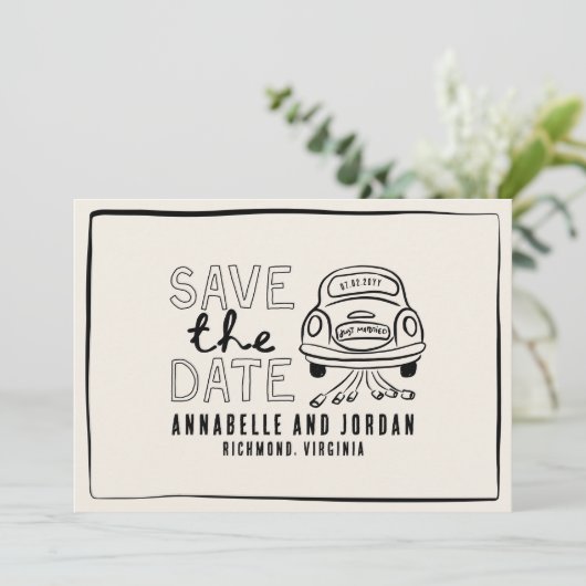 Crème en zwarte grillige hand getrokken auto save the date (Staand voorkant)