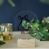 Crème en zwarte grillige hand getrokken boog acryl uitnodigingen