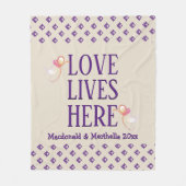 CRÈME | Gepersonaliseerd | LIEFDE LEEFT HIER Keeps Fleece Deken (Voorkant)