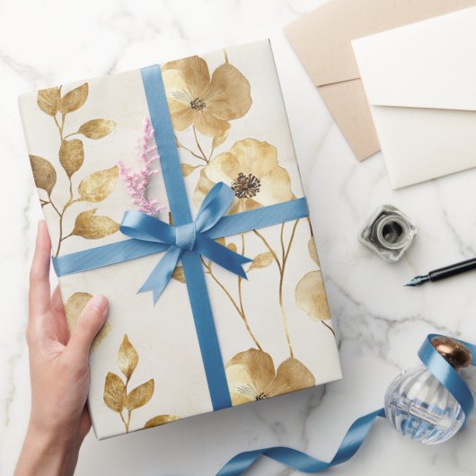 Crème Gouden Bloemen Trouwen Cadeaupapier (Geschenken)