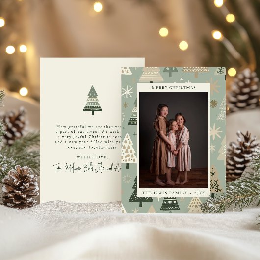 Crème handgeschilderde kerstbomen en foto feestdagenkaart