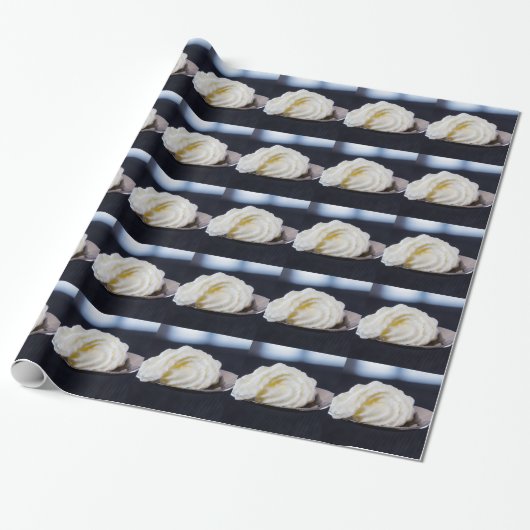 crème op het macroconcept van de lepel cadeaupapier (Uitgerold)