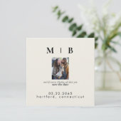 Crème Paar met Pet Foto Wedding Aankondiging (Staand voorkant)