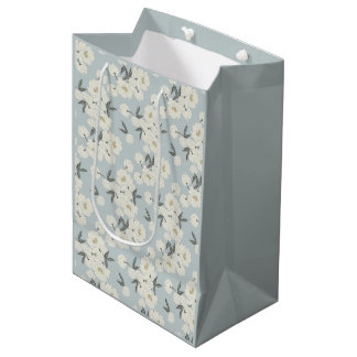 Crème Pioenrozen op Lichtblauw  Medium Cadeauzakje