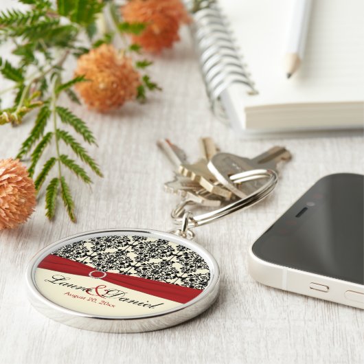 Crème, Rood, en Zwart Damask Bruiloft Sleutelhange Sleutelhanger (Zijkant)
