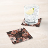 Crème, teracote bloemen op een donkerbruine achter kartonnen onderzetters (Insitu)