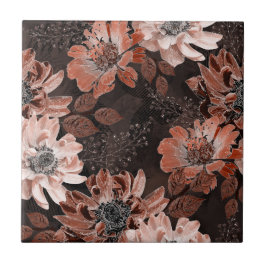 Crème, teracote bloemen op een donkerbruine achter tegeltje