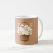 Crème Witte Bloemen in Mand Koffiemok (Voorkant rechts)