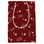Crèmescript-harten op bordeauxrood - Valentijn-pat Medium Cadeauzakje (Voorkant)