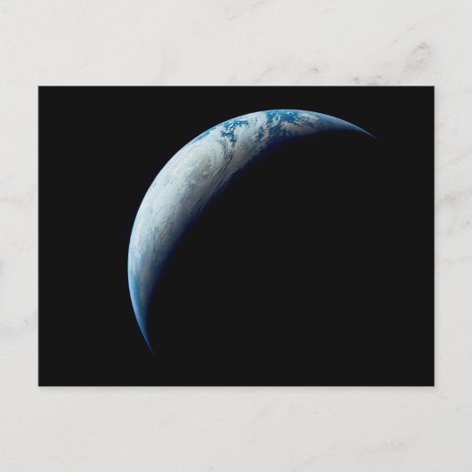 Crescent Earth genomen van de Apollo 4 missie. 2 Briefkaart (Voorkant)