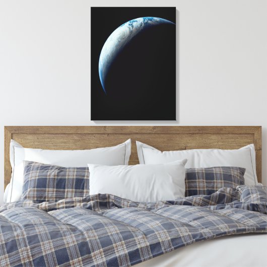 Crescent Earth genomen van de Apollo 4 missie. 2 Canvas Afdruk (Insitu (Slaapkamer))