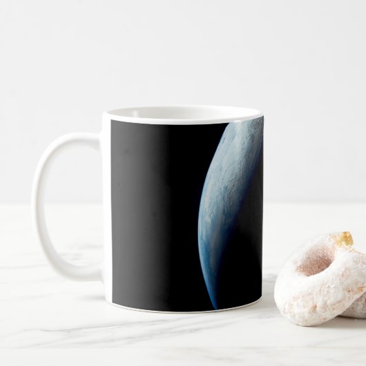Crescent Earth genomen van de Apollo 4 missie. 2 Koffiemok (Met donut)