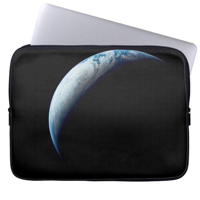 Crescent Earth genomen van de Apollo 4 missie. 2 Laptop Sleeve (Voorkant)
