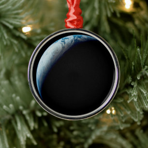 Crescent Earth genomen van de Apollo 4 missie. 2 Metalen Ornament