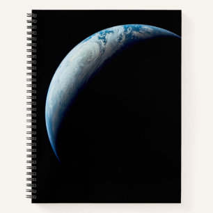 Crescent Earth genomen van de Apollo 4 missie. 2 Notitieboek