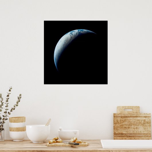 Crescent Earth genomen van de Apollo 4 missie. 2 Poster (Keuken)