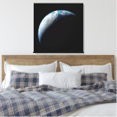 Crescent Earth genomen van de Apollo 4 missie. Canvas Afdruk (Insitu (Slaapkamer))