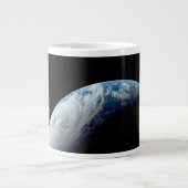 Crescent Earth genomen van de Apollo 4 missie. Grote Koffiekop (Voorkant)