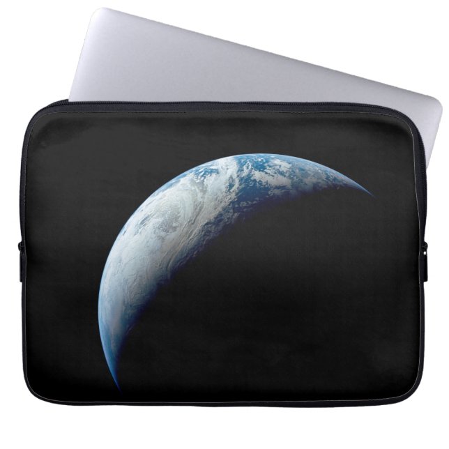 Crescent Earth genomen van de Apollo 4 missie. Laptop Sleeve (Voorkant)